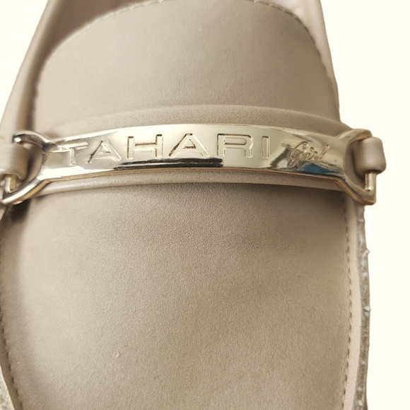 Tahari Girl "Adithya" Blush Faux Leather Gold Signature Slip On Loafer Size 9 - Picture 5 of 7
